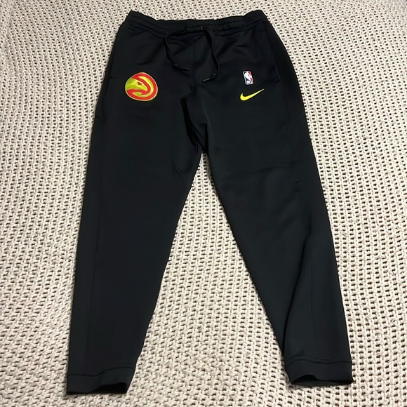 NIKE NBA Men’s Large Atlanta Hawks Pants - Picture 1 of 4
